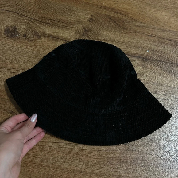 H&M bucket hat - Picture 2 of 10